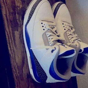 Jordan White and Blue Sneakers EXTREMELY GREAT CONDITION Brand new worn twice